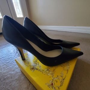 Size 11 Nine West Black Pump